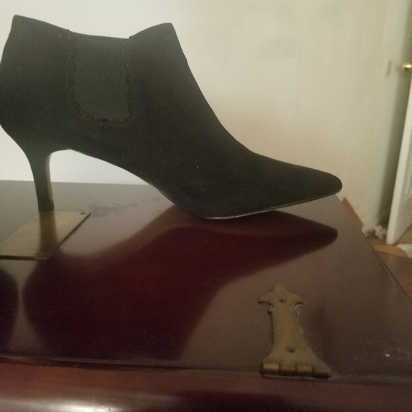 Mk size 11 suede  boot - Picture 2 of 2